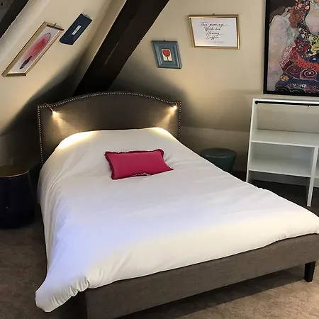 In Le 34 Petite Venise